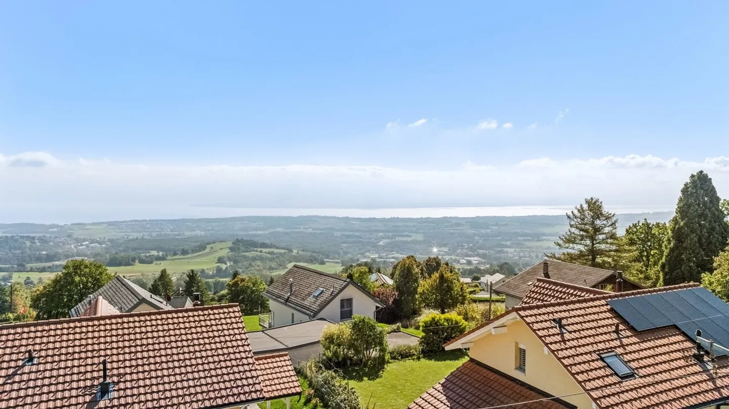 Stunning individual house, swimming pool and panoramic view - Photo 10 of 12