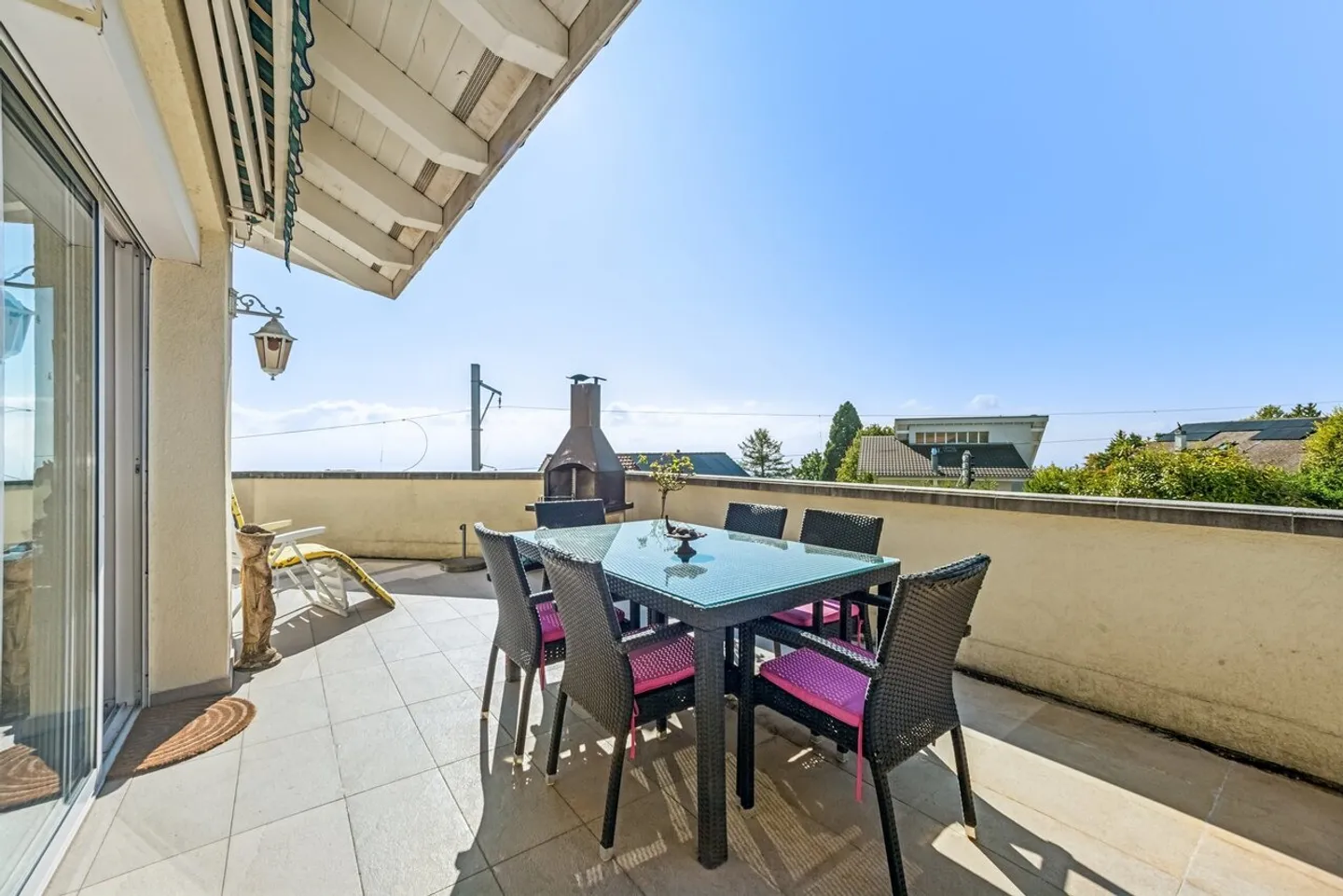 Stunning individual house, swimming pool and panoramic view - Photo 11 of 12