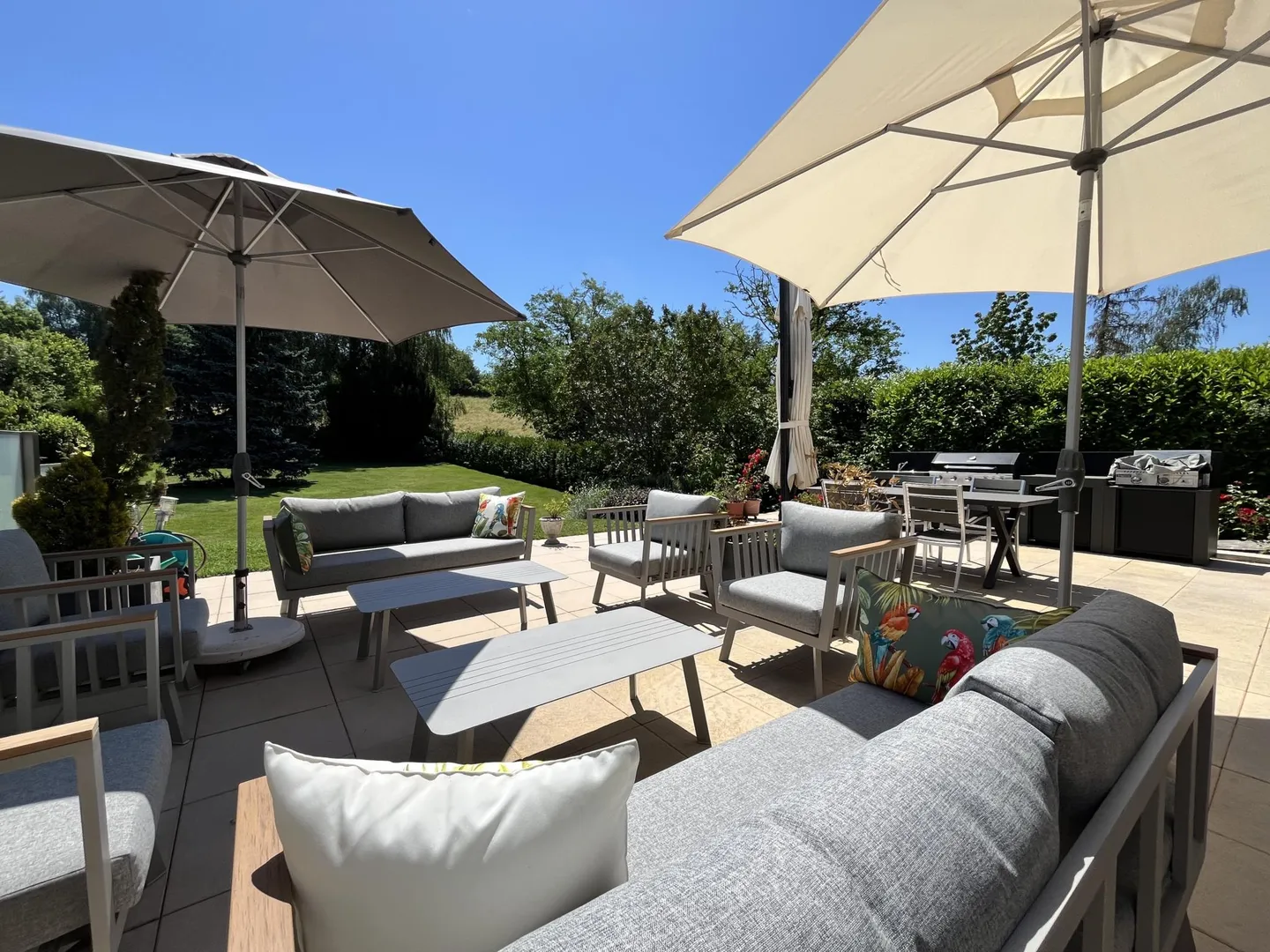 Superb Detached Villa on a Rare 3000 m² Plot ? Grand-Saconnex. - Photo 1 of 7
