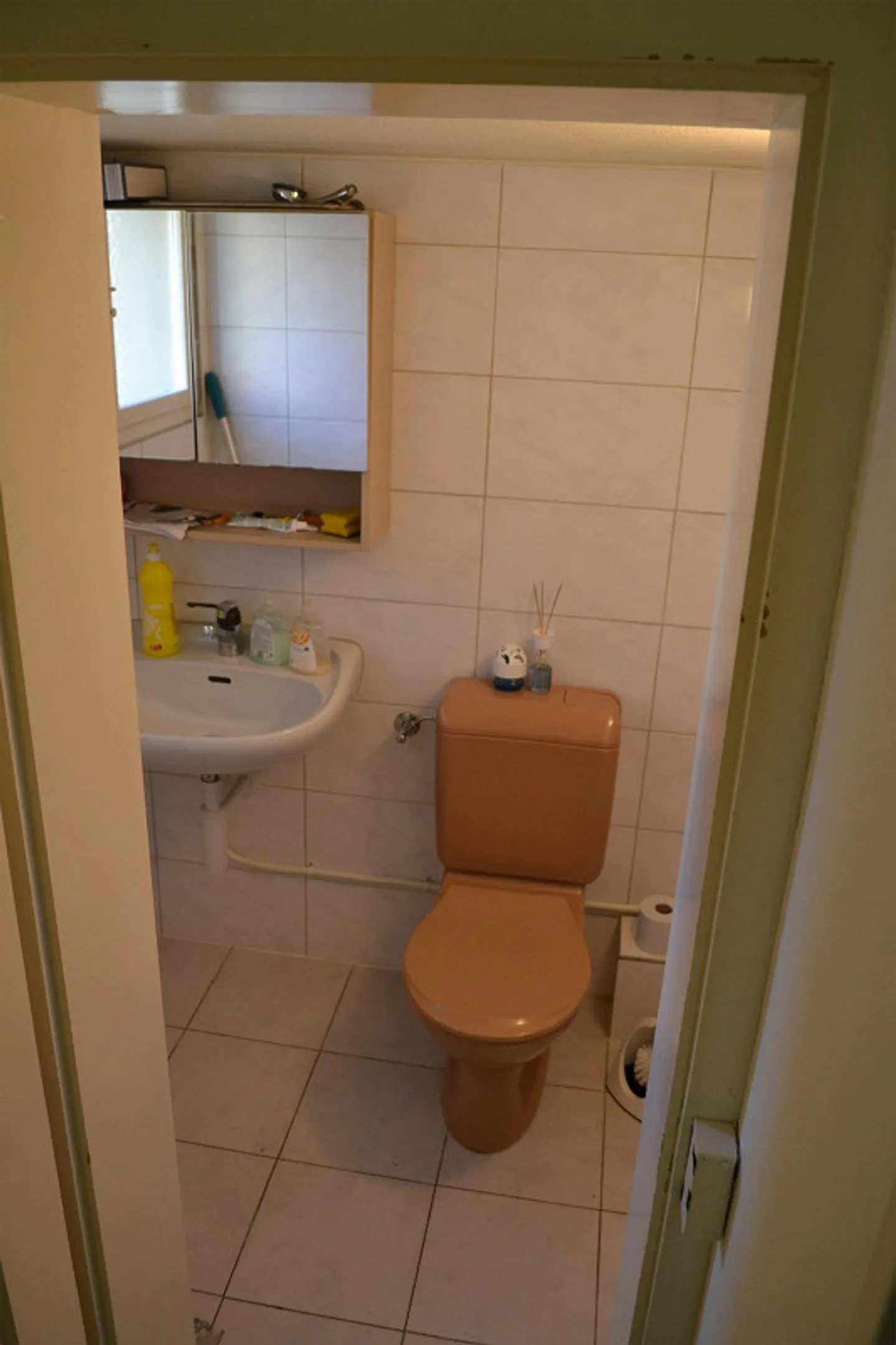 Affordable, simple room in the center of Altdorf from July - Photo 6 of 9