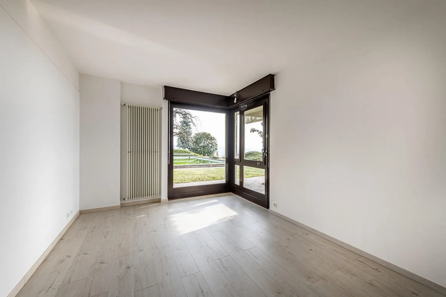 Villa moderna con piscina e appartamento indipendente - Foto 12 di 15