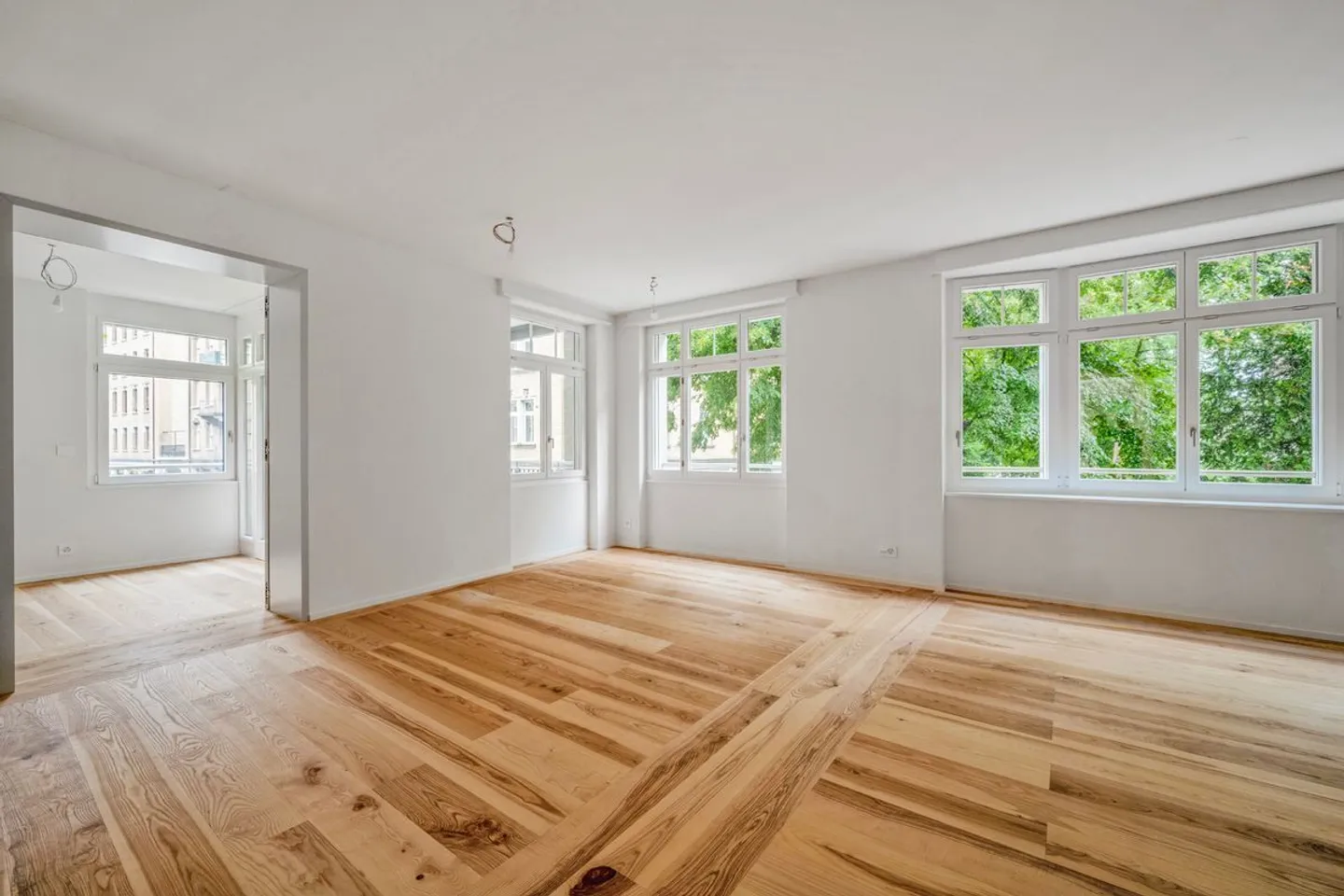 Renovated 4.5-Room Apartment - Photo 4 of 13
