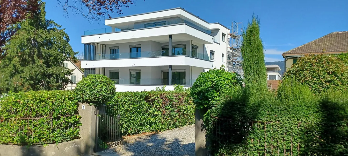 Appartement moderne de 3,5 pièces dans le meilleur emplacement - Photo 1 sur 3