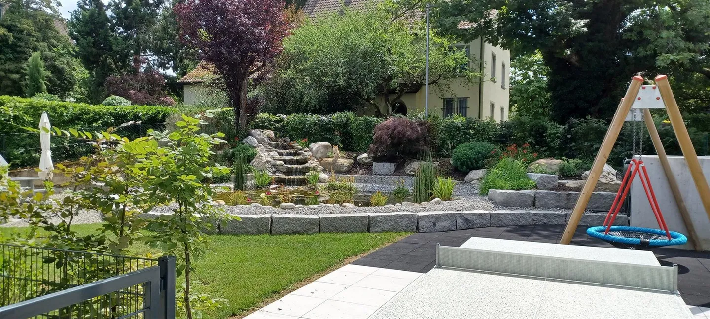 Appartement moderne de 3,5 pièces dans le meilleur emplacement - Photo 2 sur 3