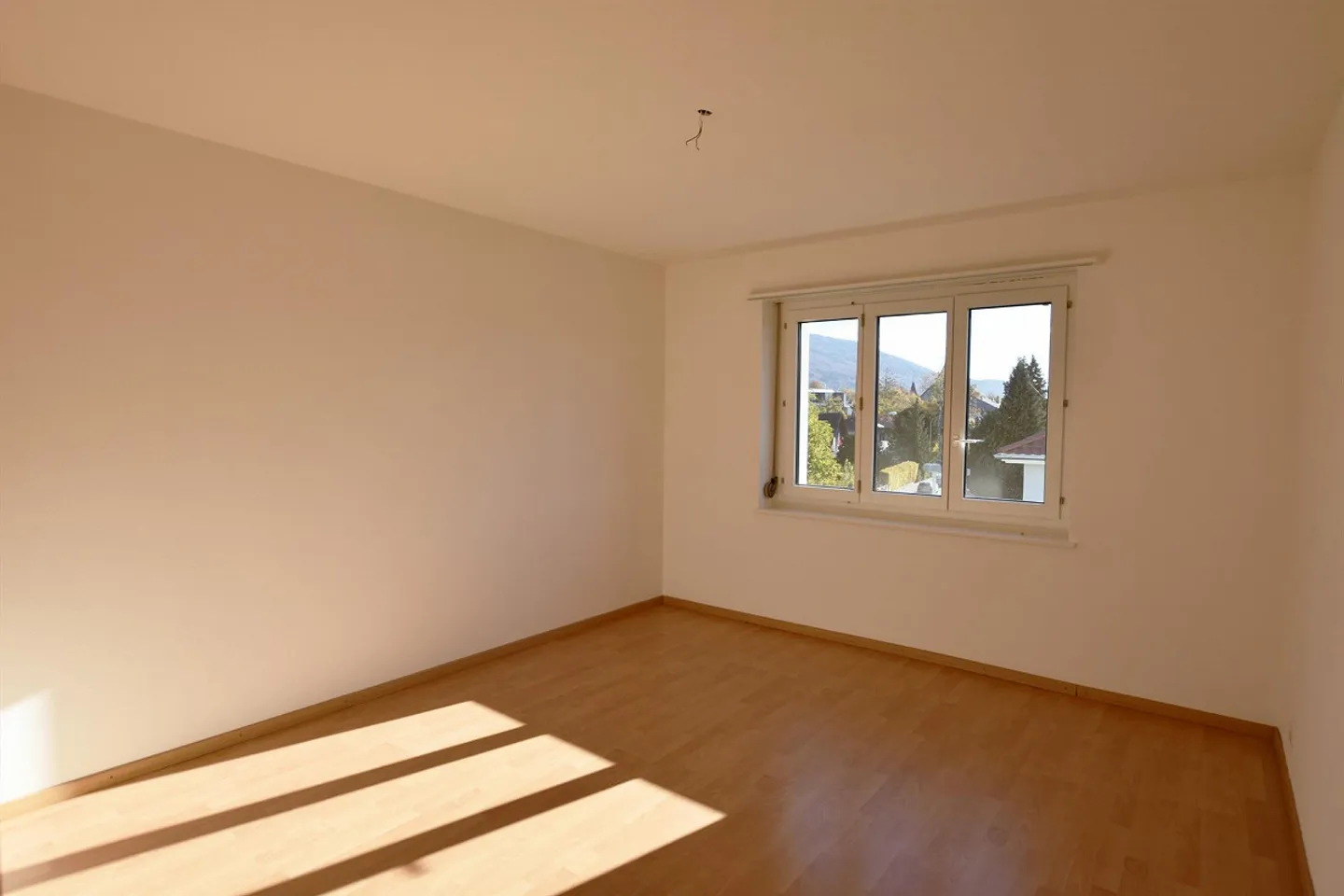 Zentrale 3-Zimmerwohnung in Nidau - Foto 3 von 7