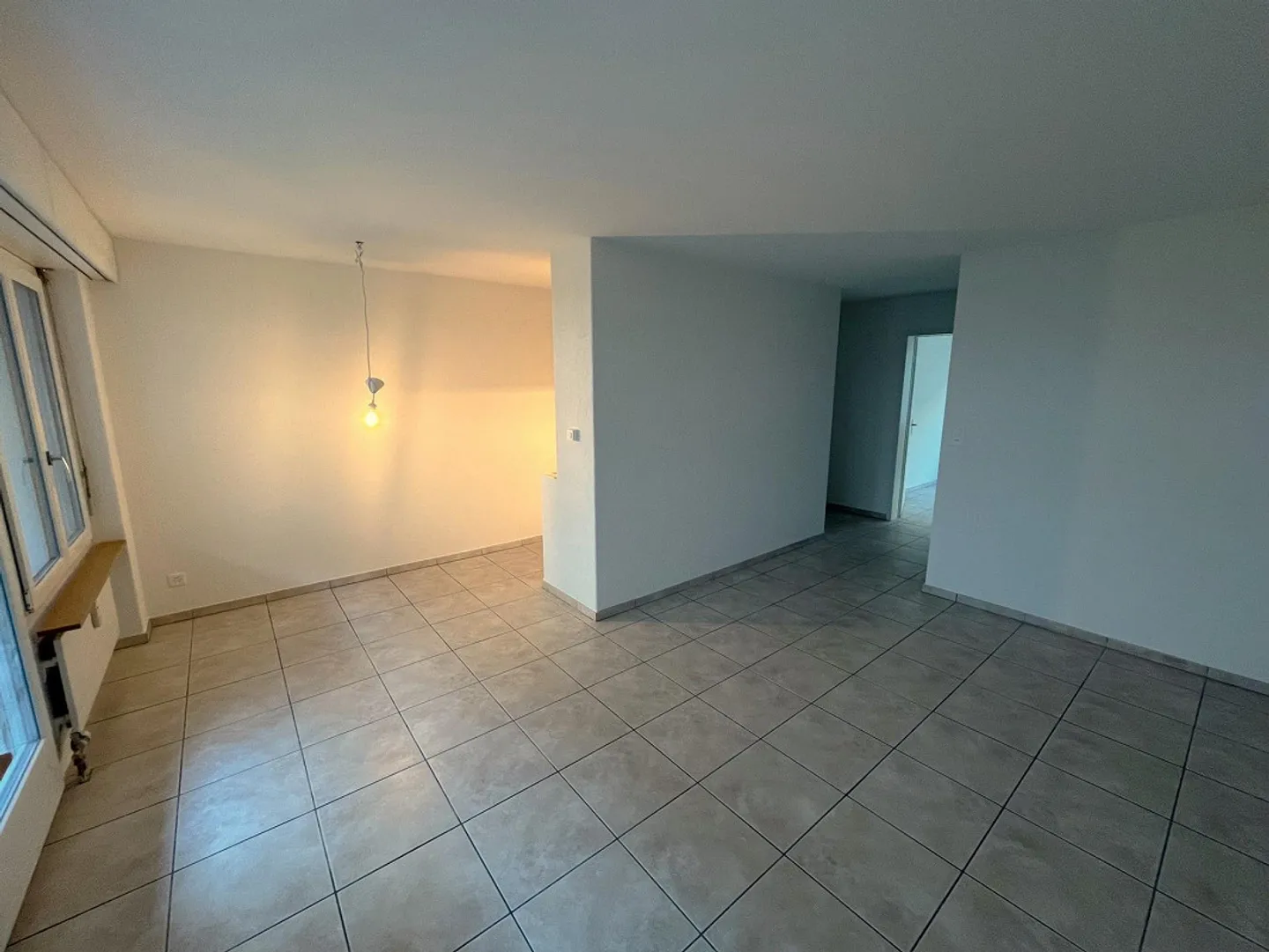 Geräumige Wohnung mit Terrasse - Foto 4 von 9