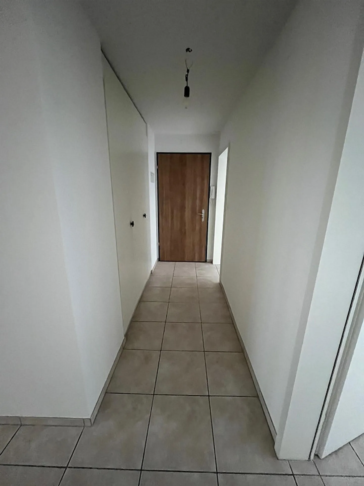 Geräumige Wohnung mit Terrasse - Foto 8 von 9