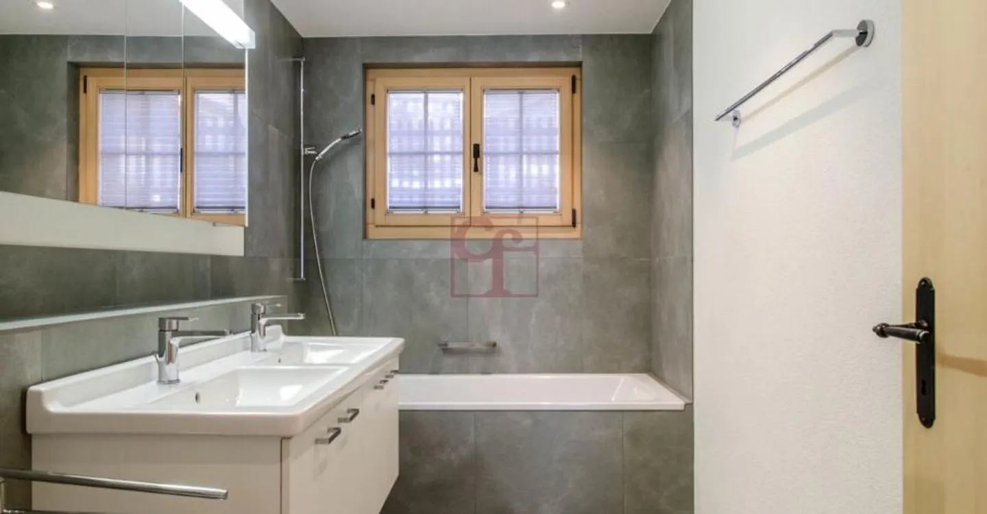 Helle 4,5-Zimmer-Wohnung mit atemberaubendem Blick in Château-d'Oex - Foto 3 von 5