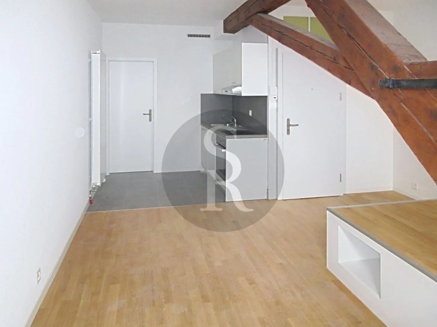 1-room apartment - Photo 1 of 6