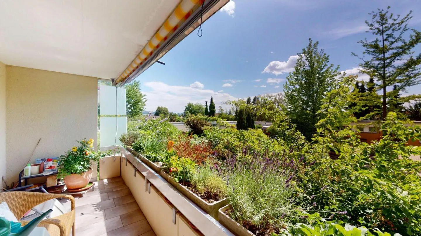 4½ Room Apartment in a Quiet and Sunny Location in Bolligen - Photo 1 of 15