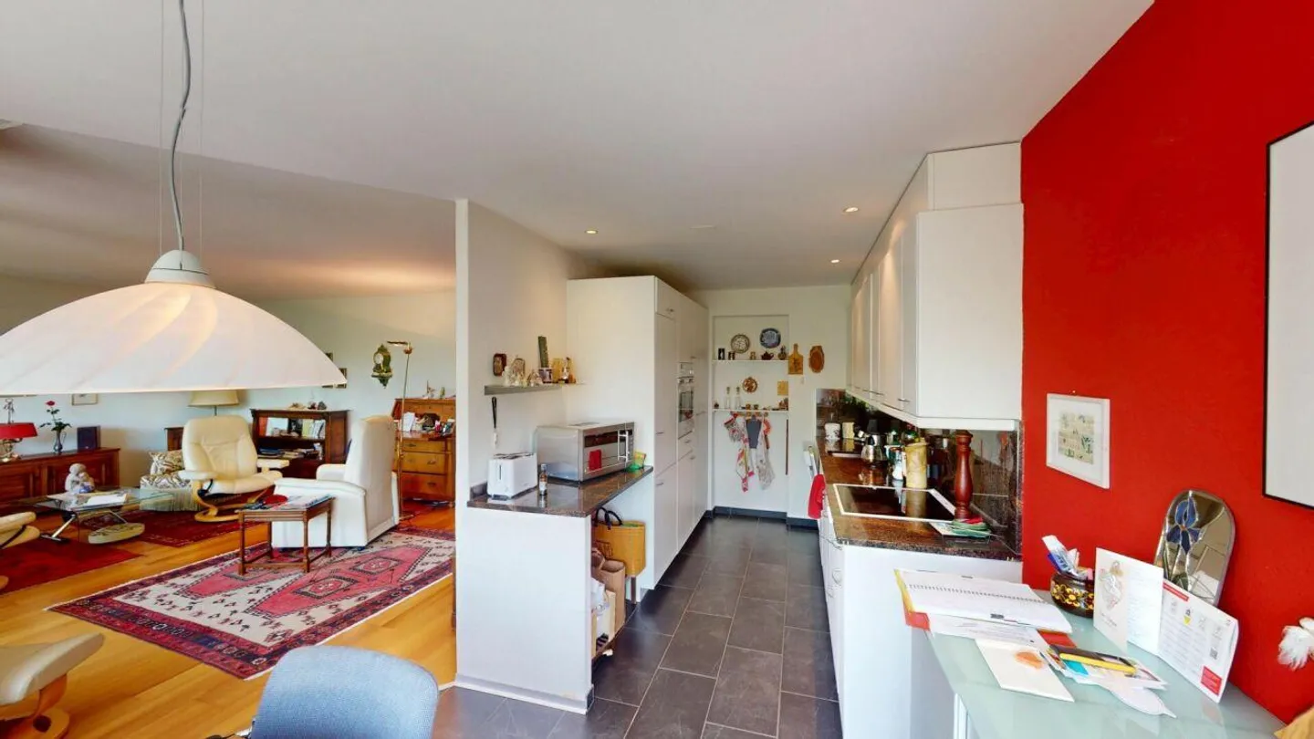 4½ Room Apartment in a Quiet and Sunny Location in Bolligen - Photo 3 of 15
