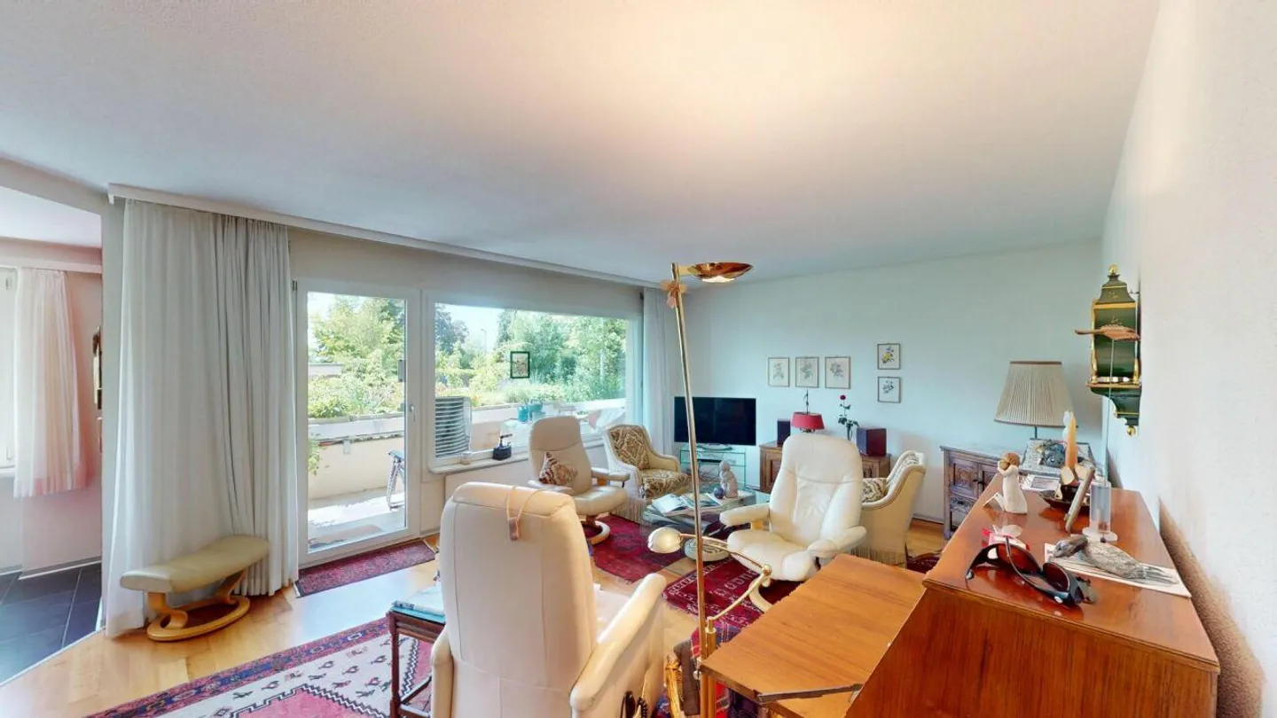 4½ Room Apartment in a Quiet and Sunny Location in Bolligen - Photo 5 of 15