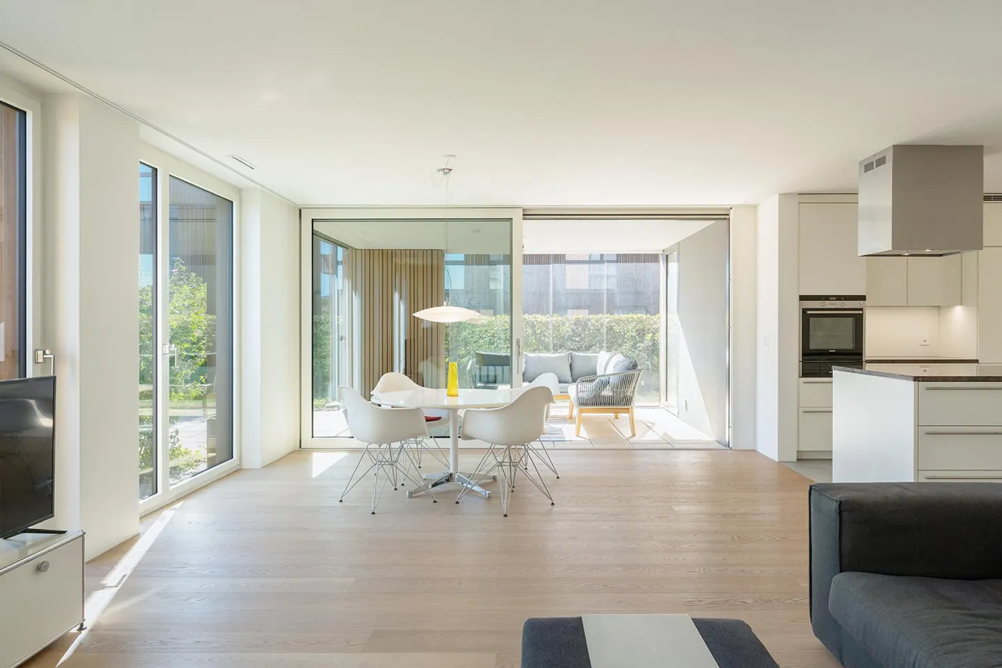 Minergie Garden Apartment: Bright, Modern, Exclusive - Photo 11 of 19