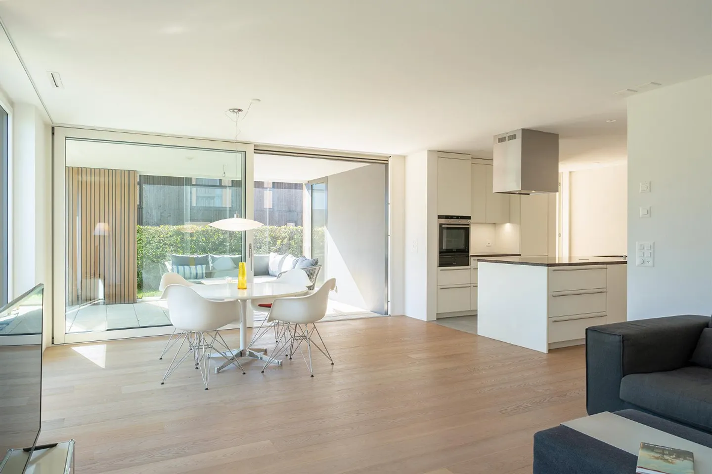 Minergie Garden Apartment: Bright, Modern, Exclusive - Photo 12 of 19