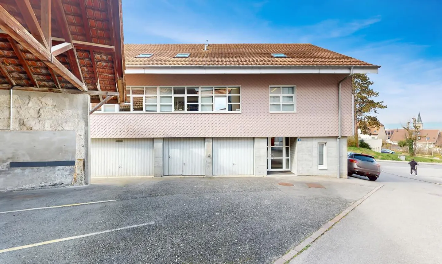 Investment Opportunity - Mixed-Use Building in Payerne - Photo 1 of 13