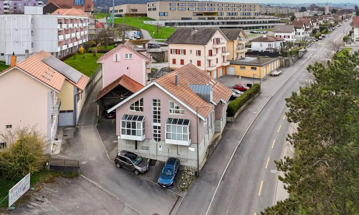 Investment Opportunity - Mixed-Use Building in Payerne - Photo 5 of 13