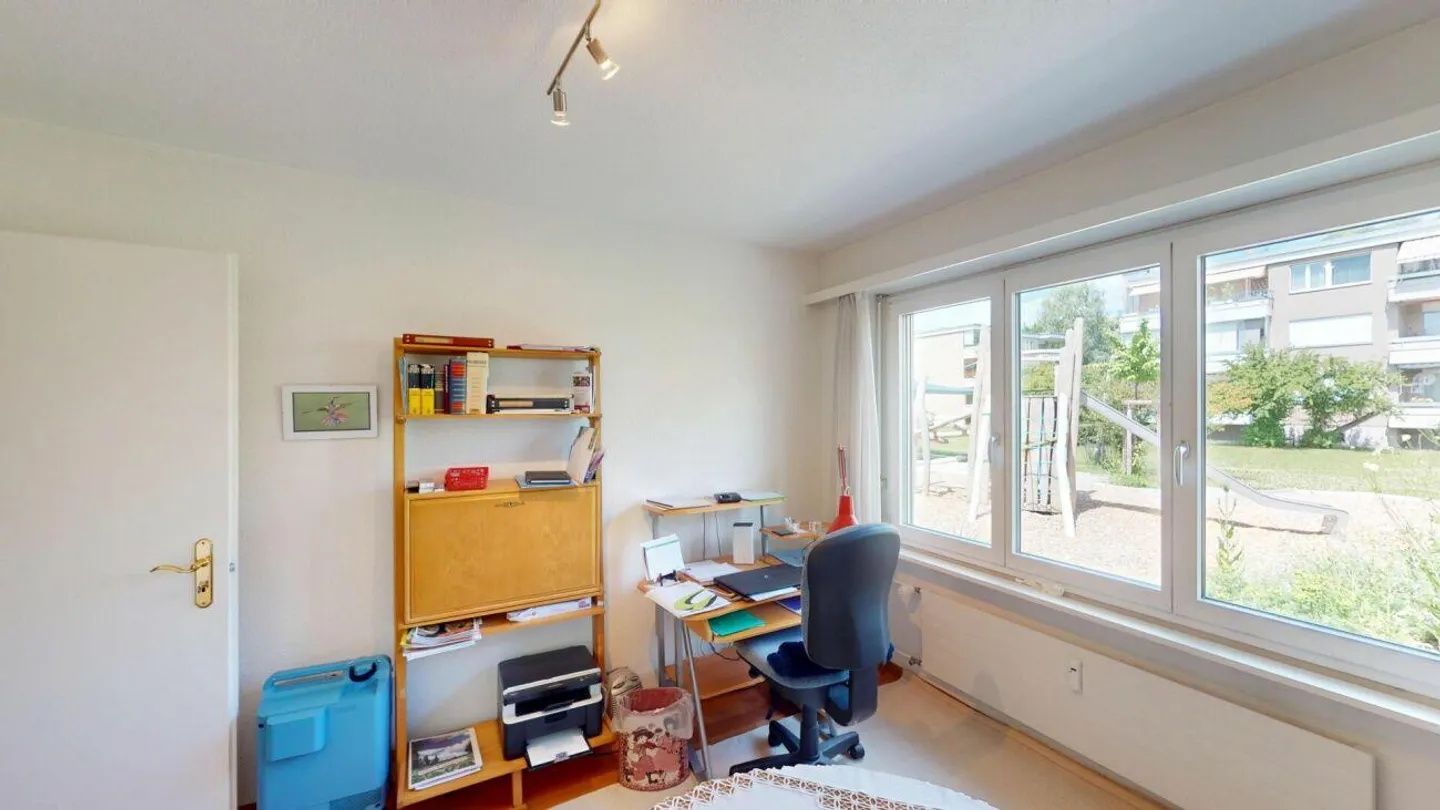 4½ Room Apartment in a Quiet and Sunny Location in Bolligen - Photo 11 of 15