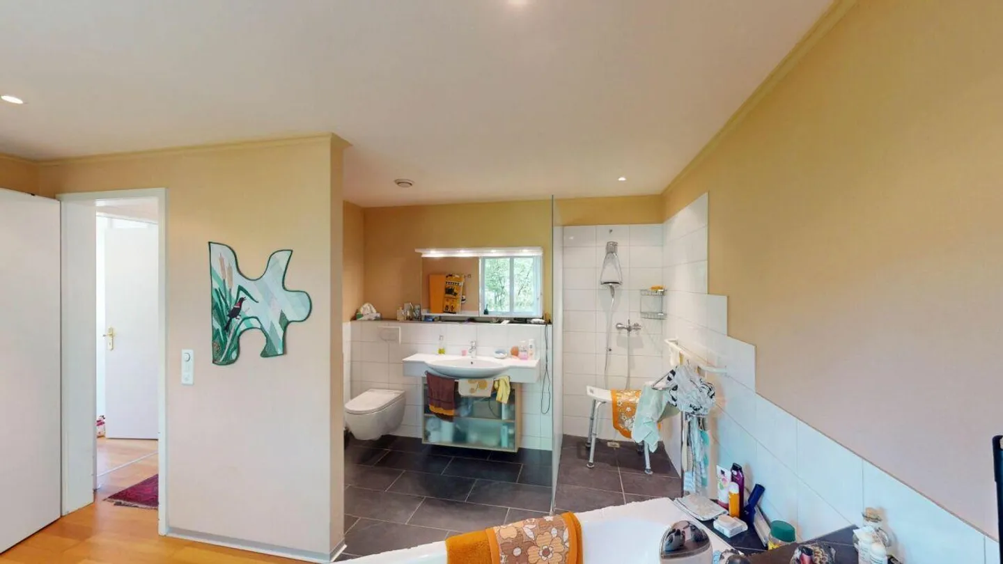 4½ Room Apartment in a Quiet and Sunny Location in Bolligen - Photo 12 of 15
