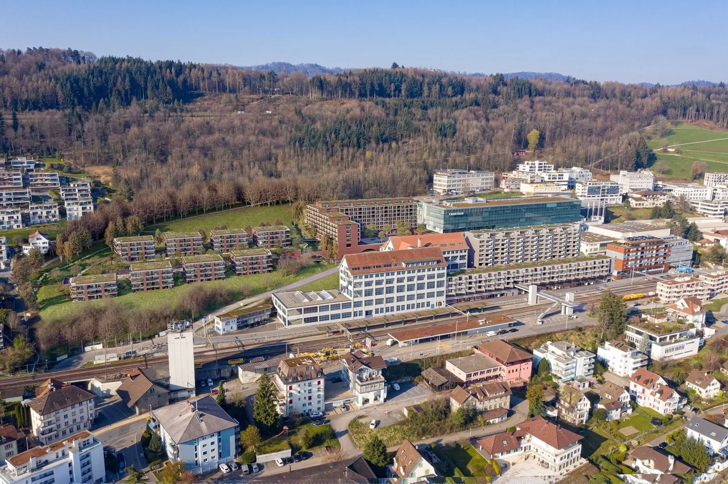 Your practice directly at Horgen Oberdorf train station - Photo 2 of 7