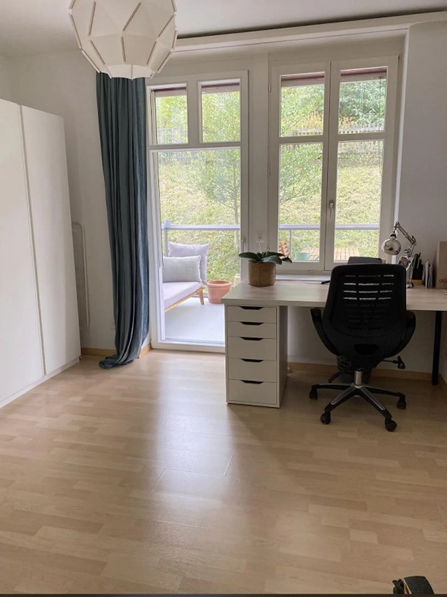 Ruhige Wohnung mit Glasbalkon - Foto 10 von 11