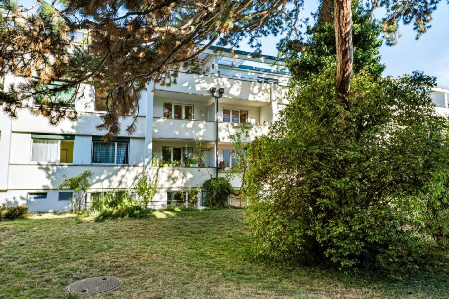 Appartamento 3 locali con 67 m² di superficie abitabile in una posizione centrale e tranquilla con... - Foto 2 di 11