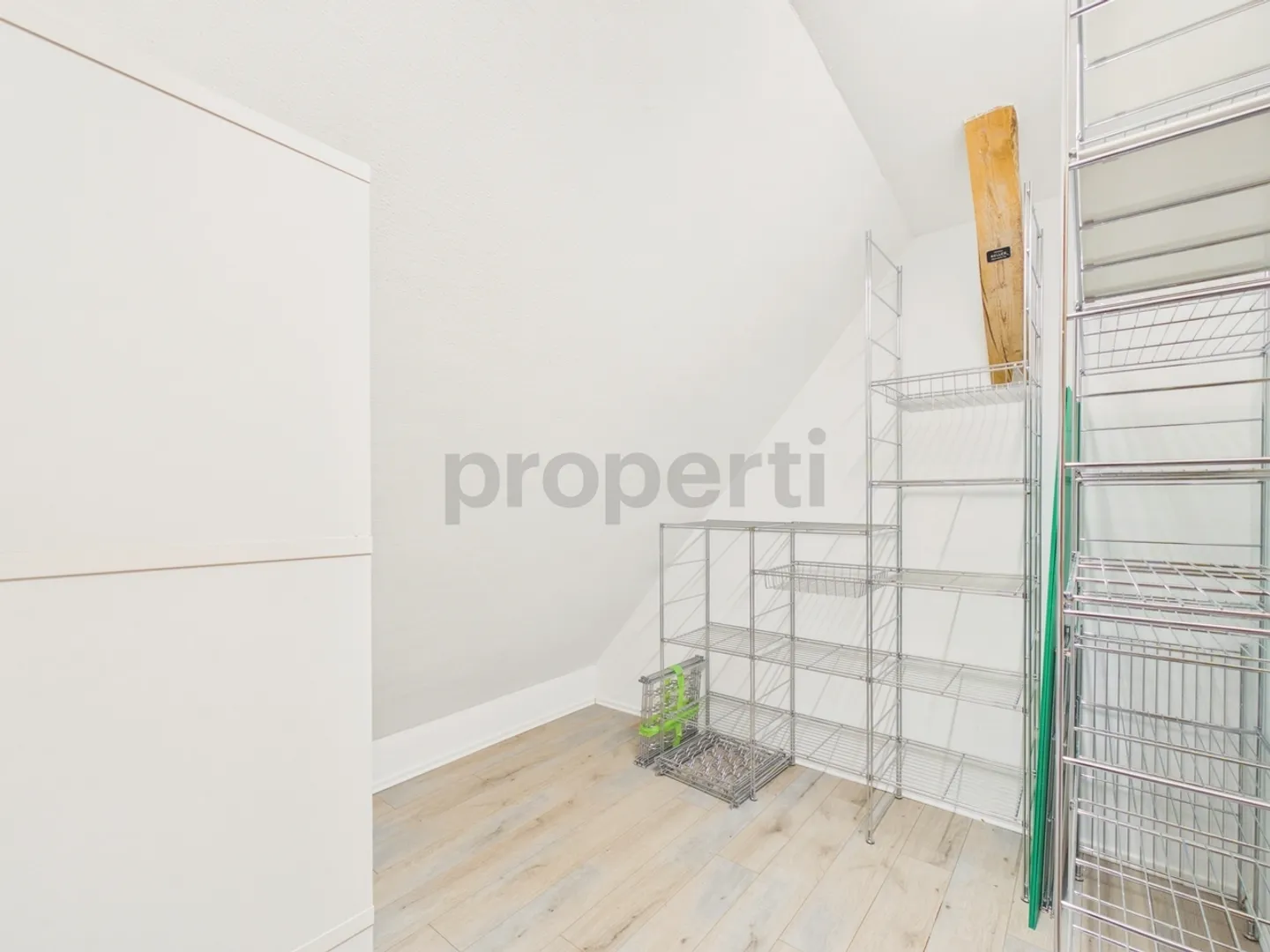 Renovated Apartment with Garden - Photo 8 of 13