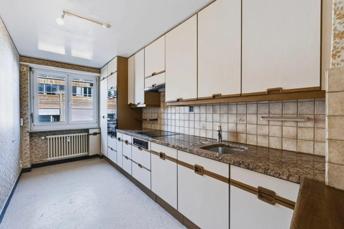 Appartamento 3 locali con 67 m² di superficie abitabile in una posizione centrale e tranquilla con... - Foto 6 di 11
