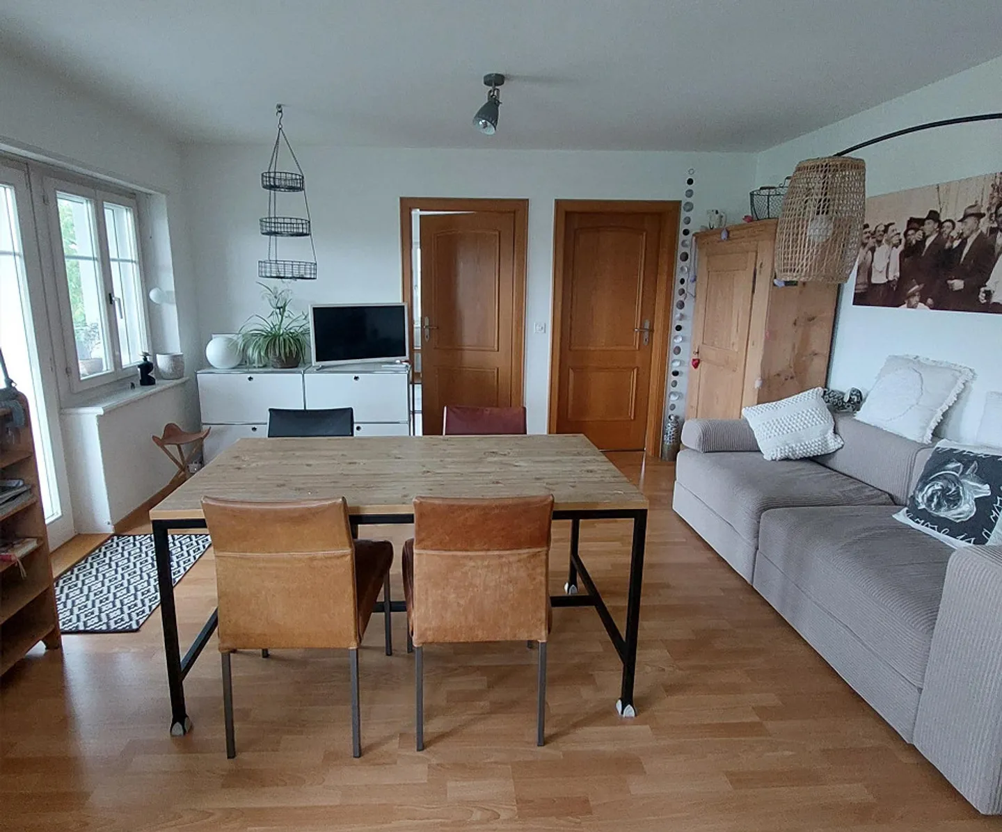 Sunny 3.5 Room Apartment with a View - Photo 1 of 8