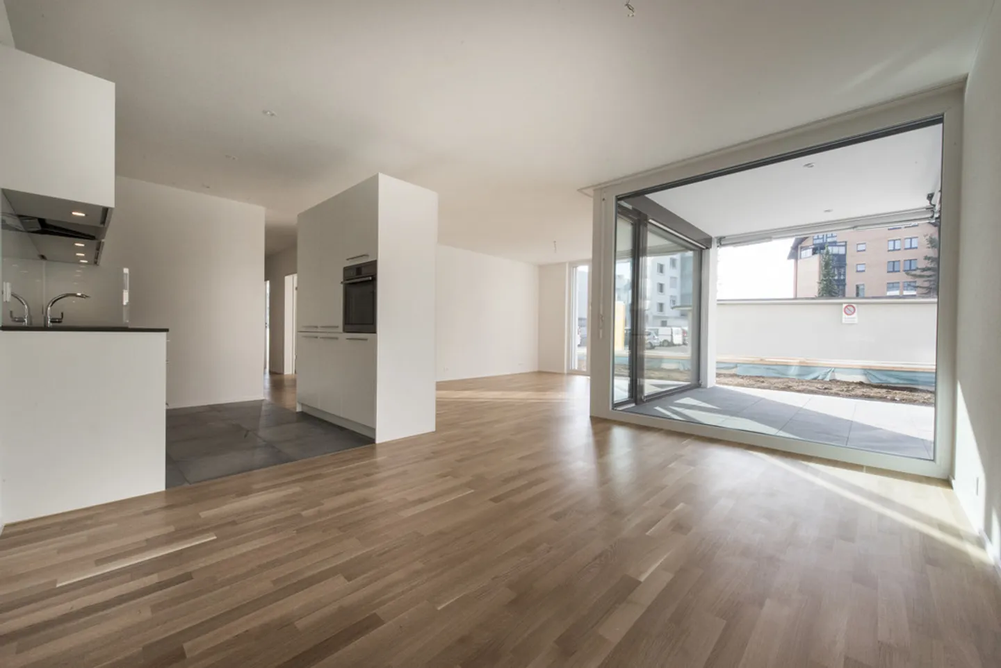 MODERN, LICHTDURCHFLUTEND UND WOHLFÜHLEND - IHRE NEUE WOHNUNG! - Foto 1 von 6