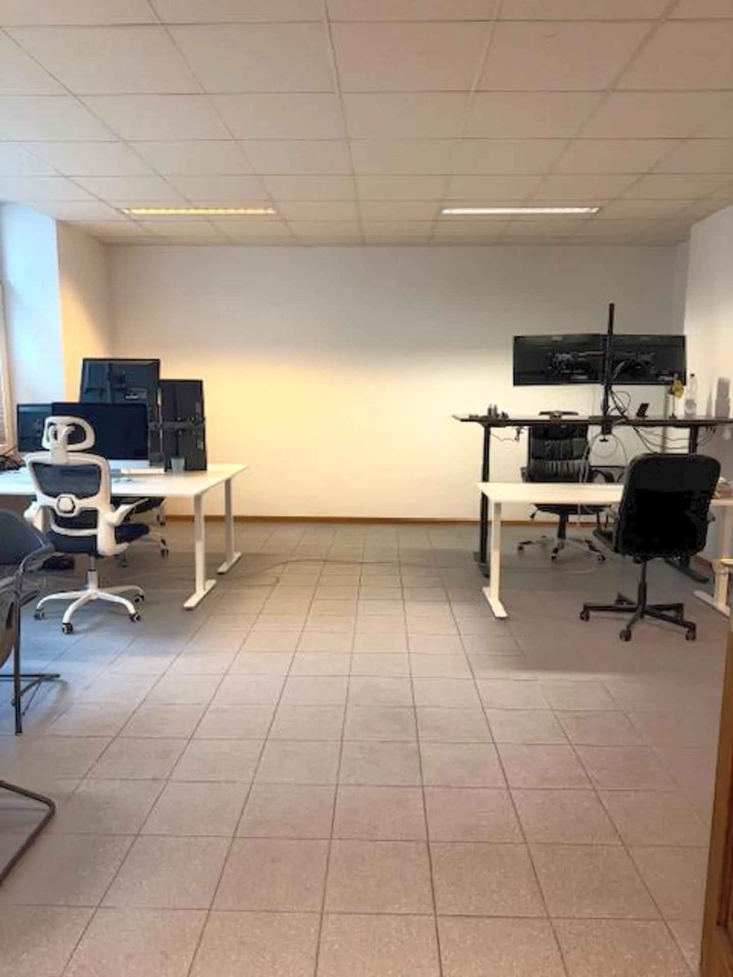 Espace commercial à louer dans un emplacement central - Photo 3 sur 4