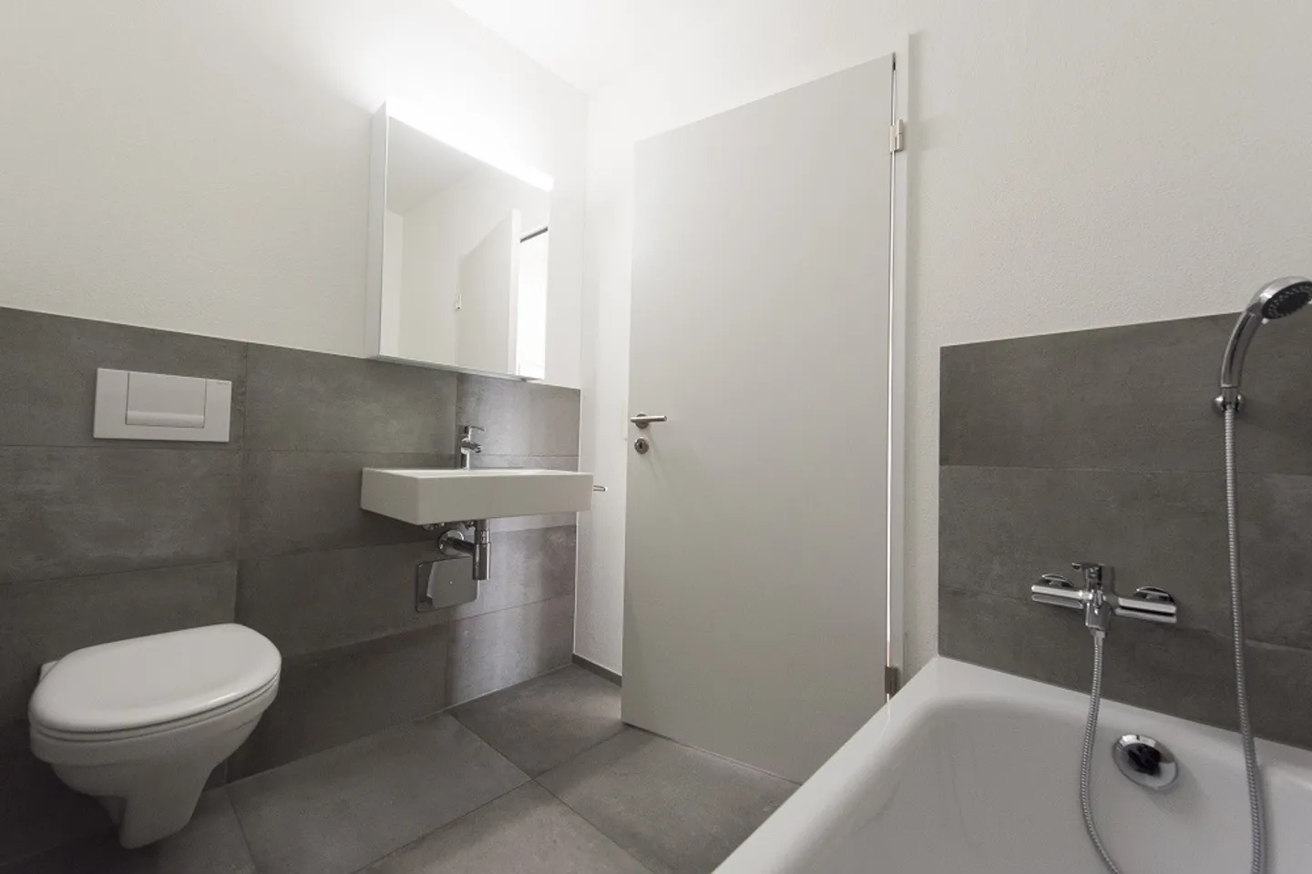 MODERN, LICHTDURCHFLUTEND UND WOHLFÜHLEND - IHRE NEUE WOHNUNG! - Foto 3 von 6