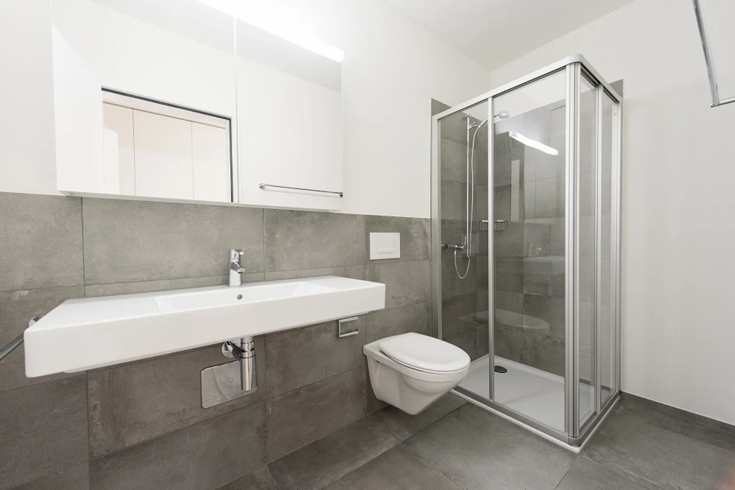 MODERN, LICHTDURCHFLUTEND UND WOHLFÜHLEND - IHRE NEUE WOHNUNG! - Foto 4 von 6