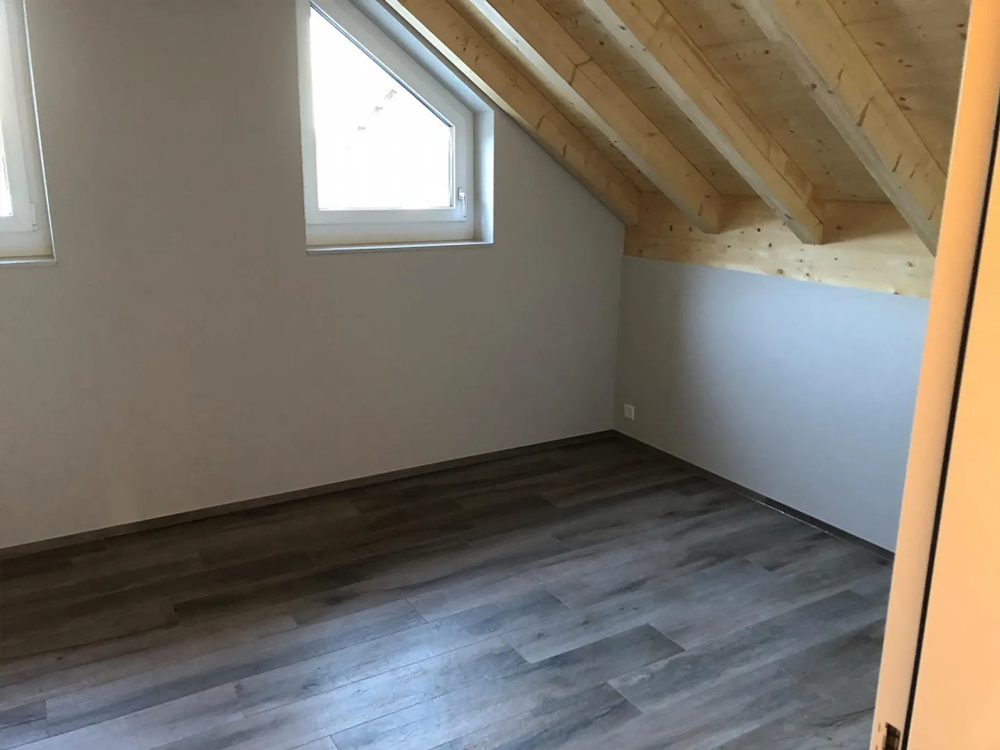 Stylish Attic Apartment with Balcony - Photo 5 of 8