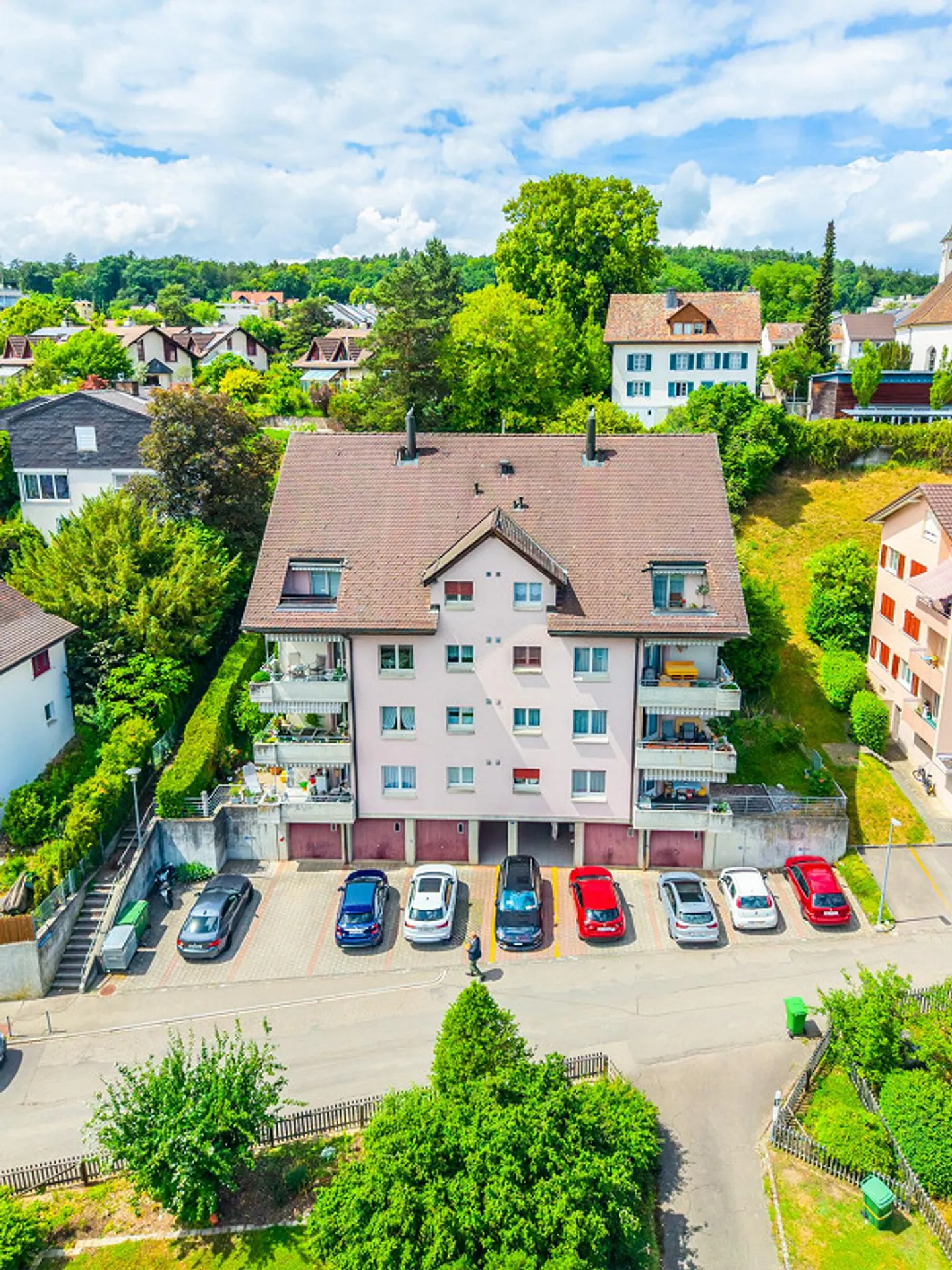 Espace de vie : Appartement généreux de 4,5 pièces avec balcon - Photo 1 sur 12