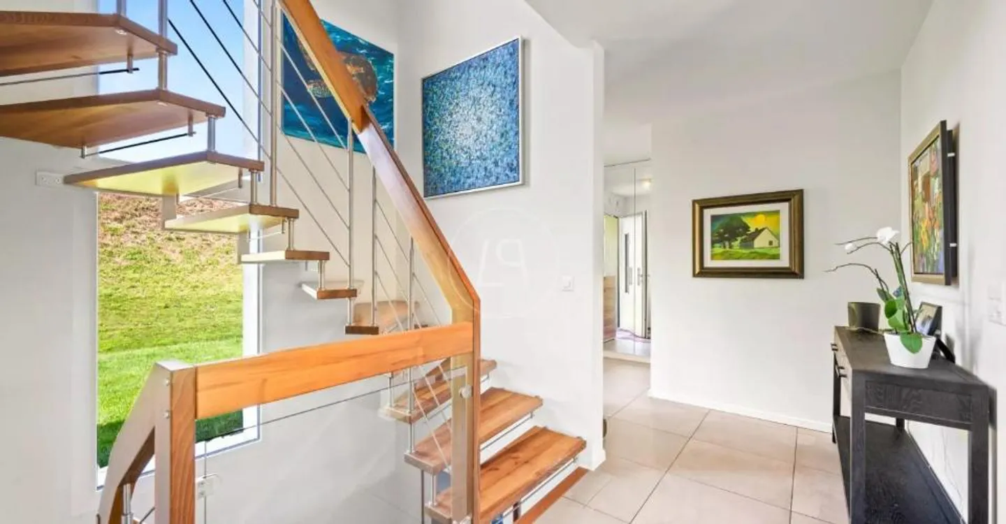 Modern property in a residential area in Saint-Légier - Photo 2 of 13