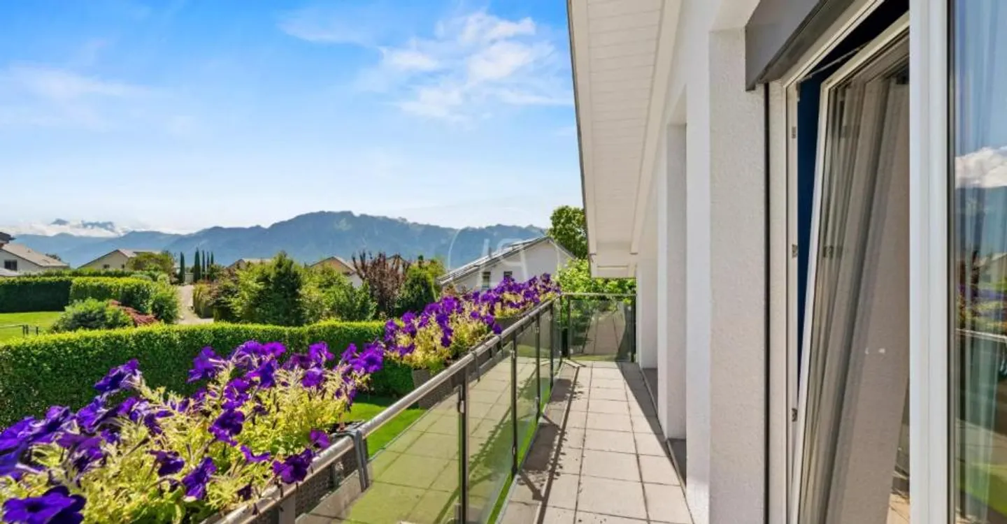 Modern property in a residential area in Saint-Légier - Photo 9 of 13