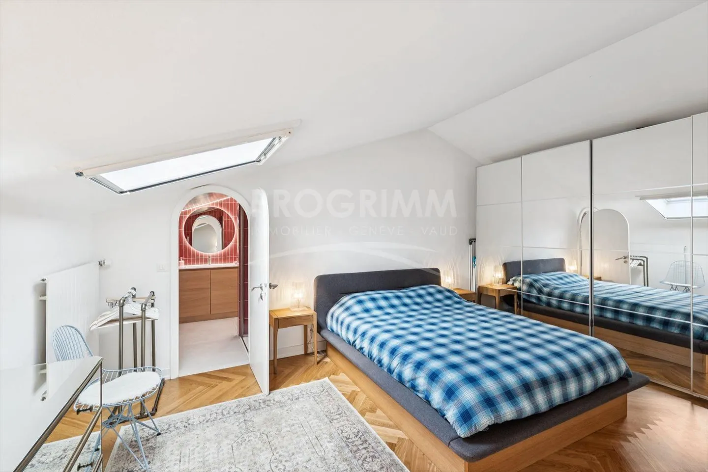 Magnifique appartement de 4 chambres + 1 bureau - 3 parkings - Ascenseur - Photo 7 sur 10