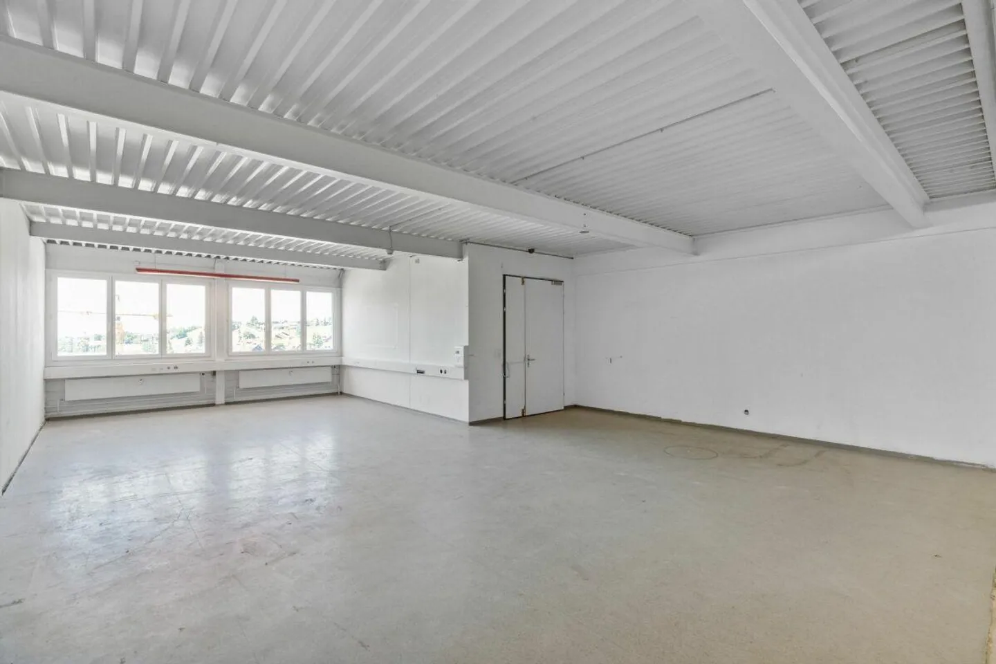 Archive/espace de stockage dans un excellent emplacement - Photo 2 sur 4