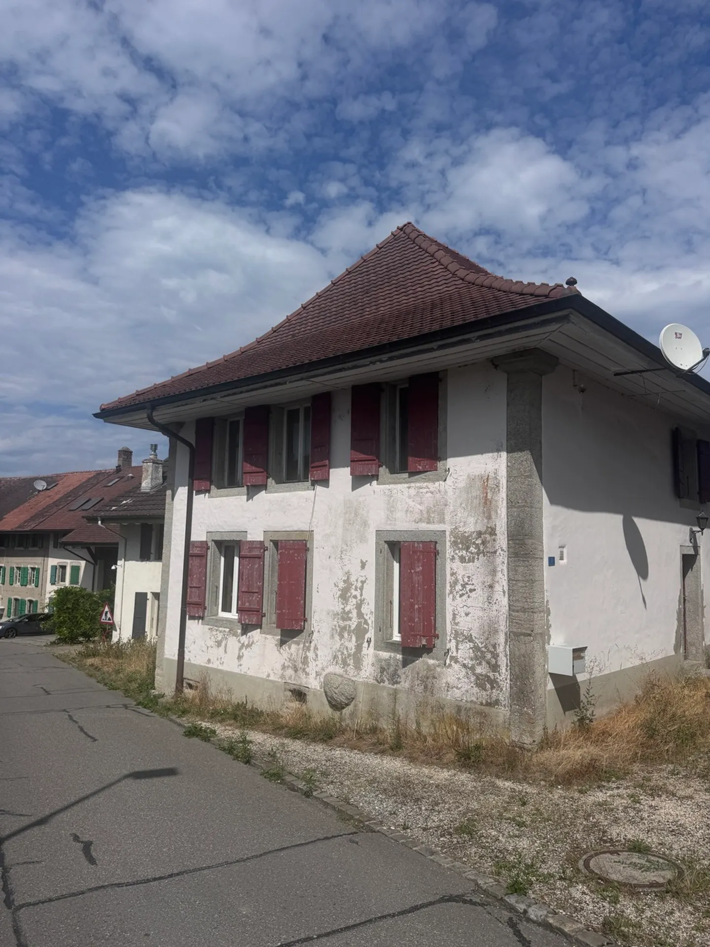 Forel, à vendre, maison de 120 m2  à rénover, parcelle de 298 m2 - Photo 1 sur 5
