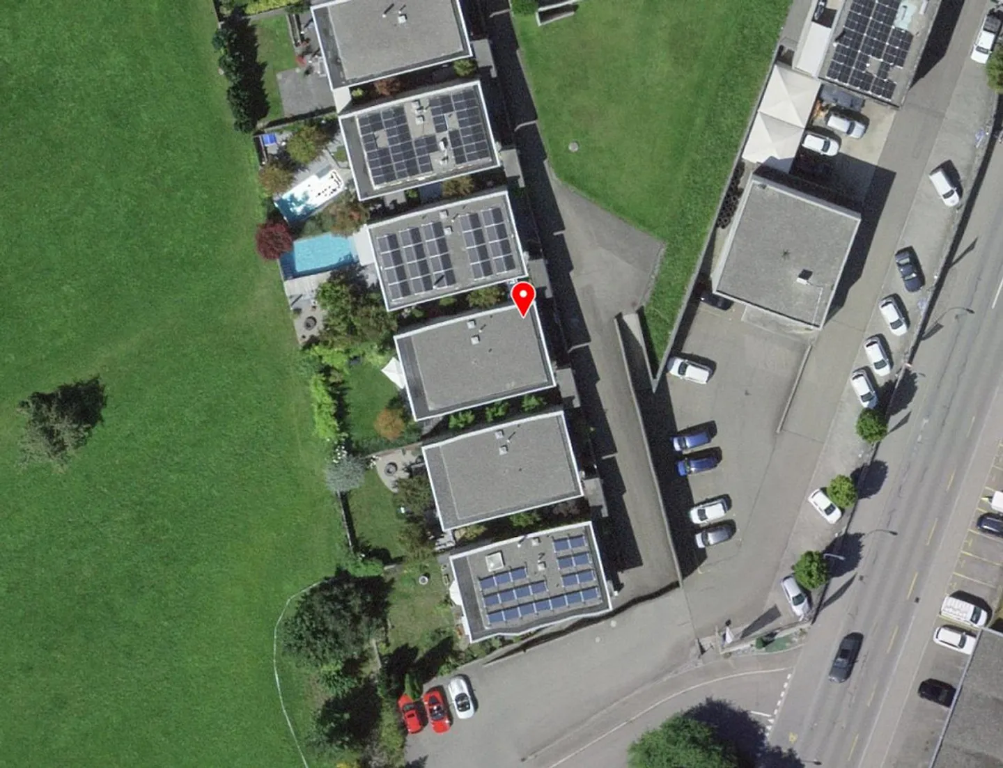 Single-family house with share of underground garage - Photo 4 of 15