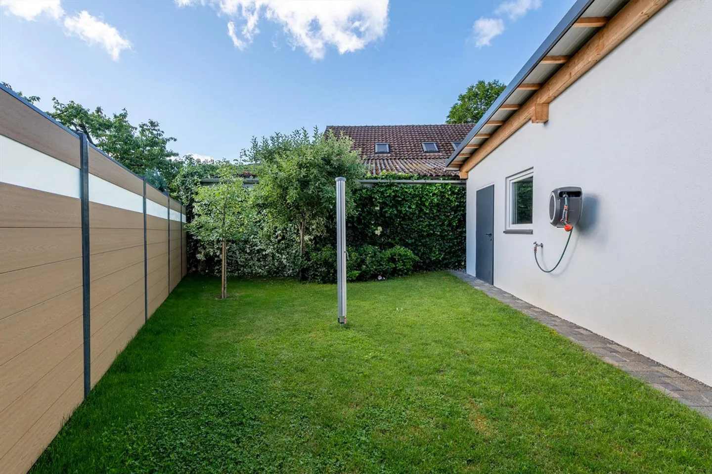 Spacious Family Home with Garden - Photo 11 of 13