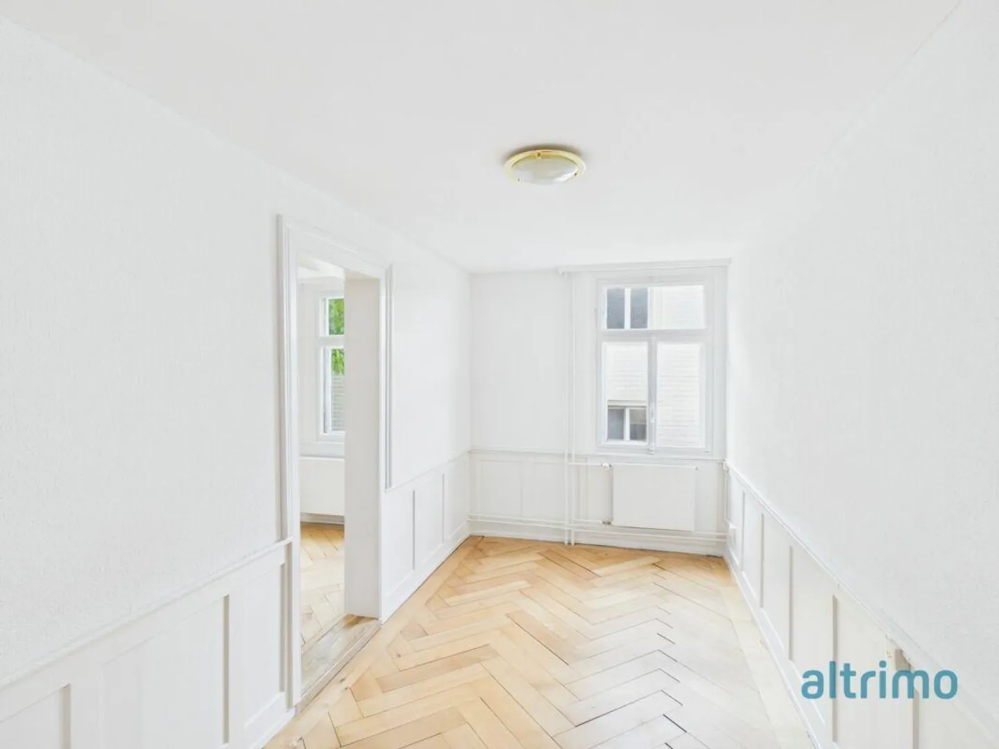 Appartamento luminoso e accogliente di 4,5 stanze in un vecchio edificio al 2° piano - Foto 6 di 12