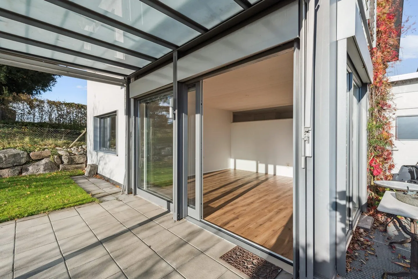 Esclusivo: Casa unifamiliare recentemente ristrutturata in una posizione tranquilla - Foto 3 di 22