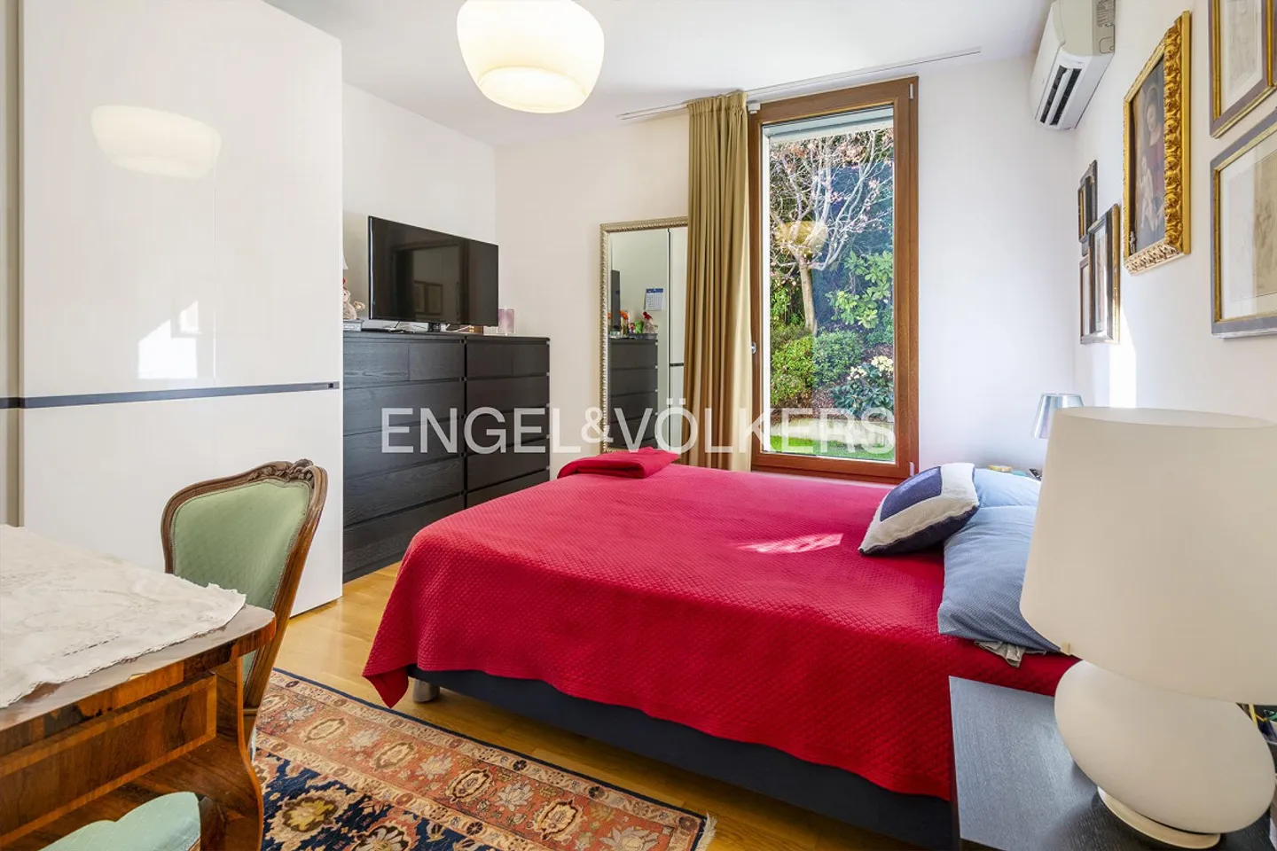 Appartamento prestigioso con giardino e vista lago - Foto 9 di 13