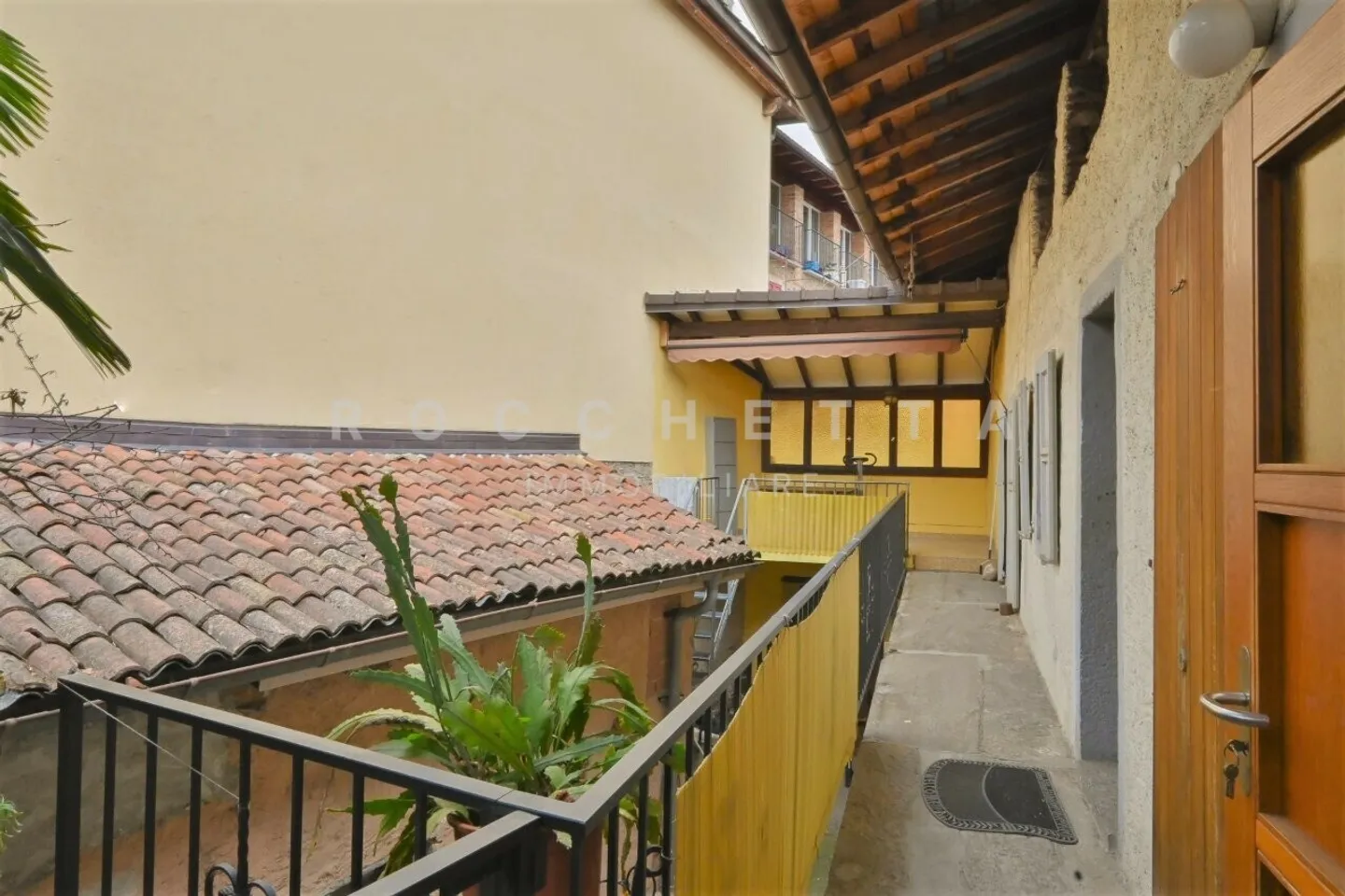 Characteristic Ticinese Multi-Family House with Private Courtyard - Photo 5 of 10