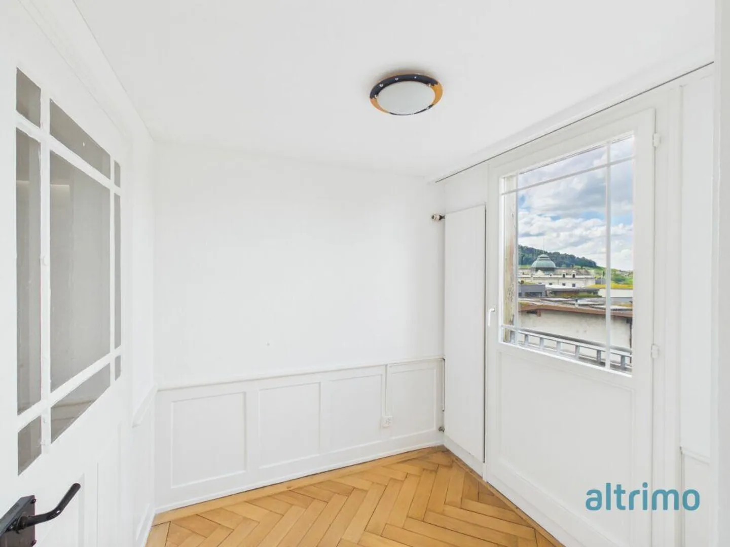 Appartamento luminoso e accogliente di 4,5 stanze in un vecchio edificio al 2° piano - Foto 11 di 12