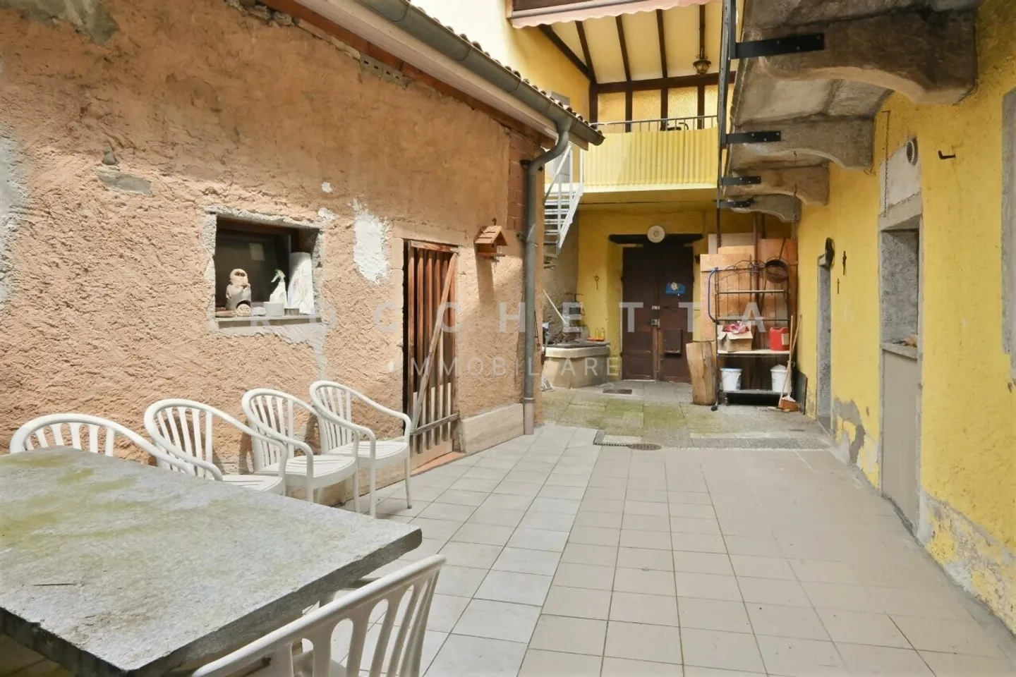 Characteristic Ticinese Multi-Family House with Private Courtyard - Photo 6 of 10
