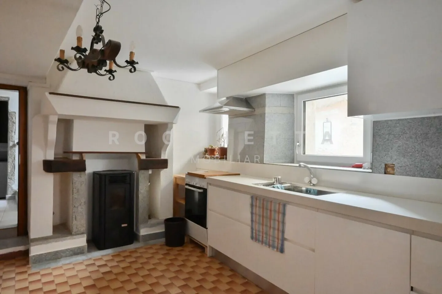 Characteristic Ticinese Multi-Family House with Private Courtyard - Photo 7 of 10