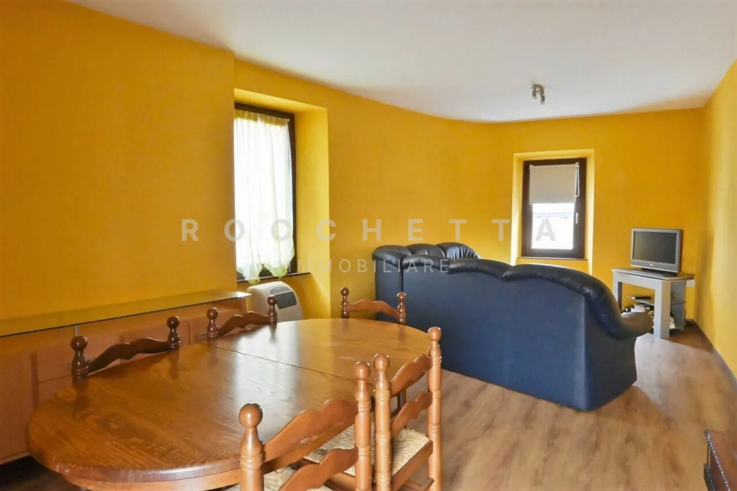 Characteristic Ticinese Multi-Family House with Private Courtyard - Photo 8 of 10