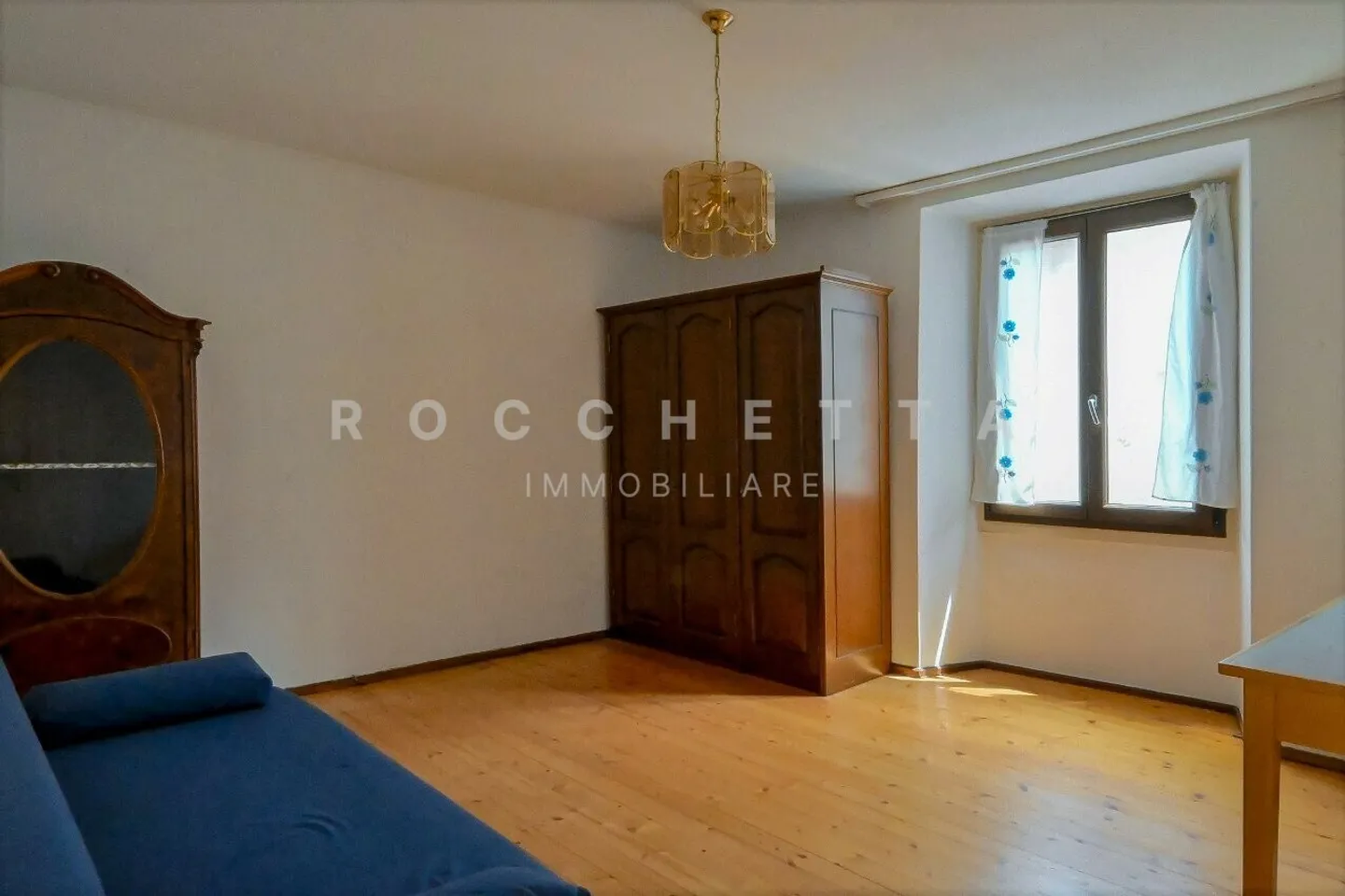 Characteristic Ticinese Multi-Family House with Private Courtyard - Photo 10 of 10